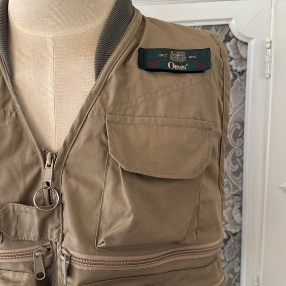 Orvis Made in USA Sporting Vest - Picture 3 of 13
